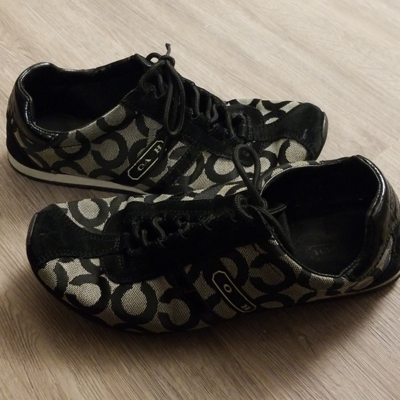 Coach shows - Picture 2 of 2